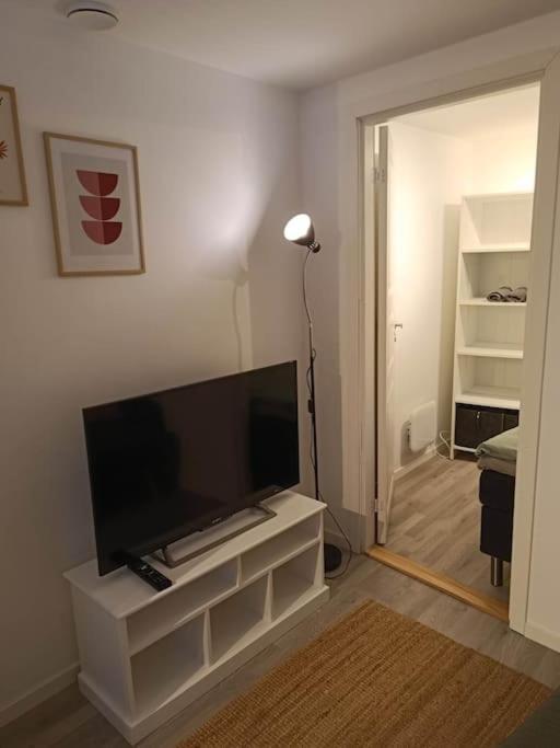 Cozy Apartment Close To Downtown Tromso Exterior photo